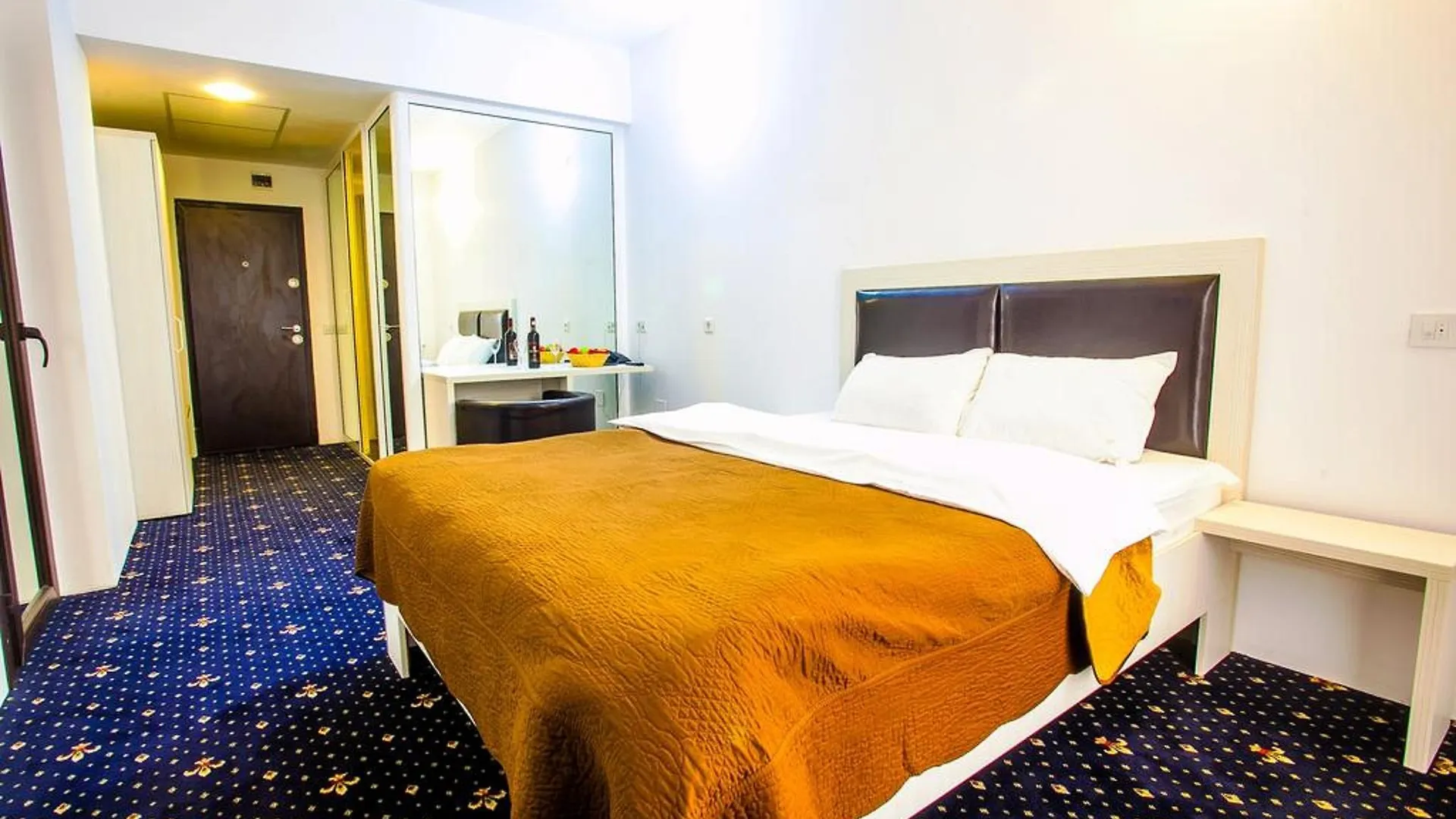Hotel Charter Otopeni