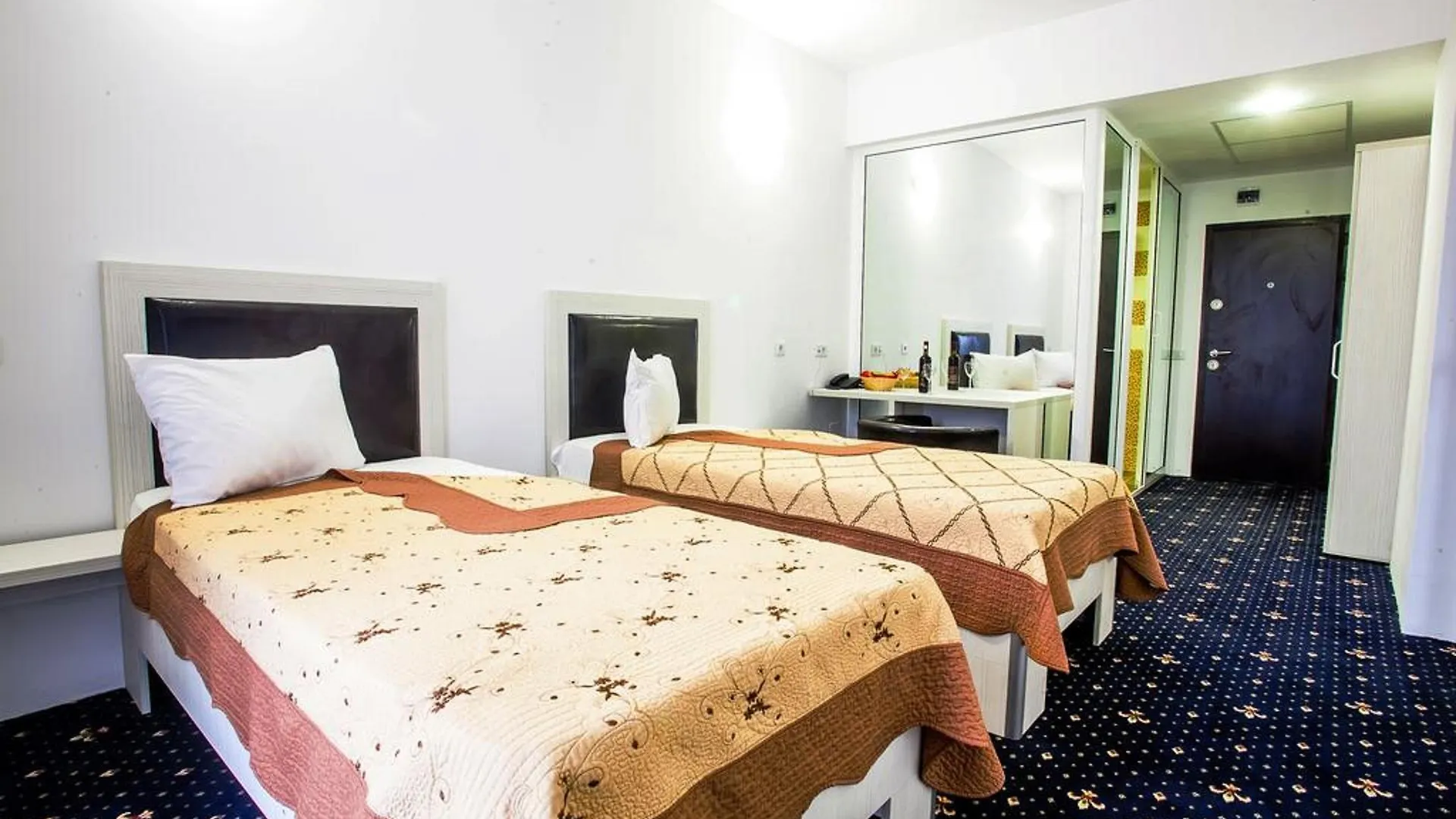 Hotel Charter Otopeni