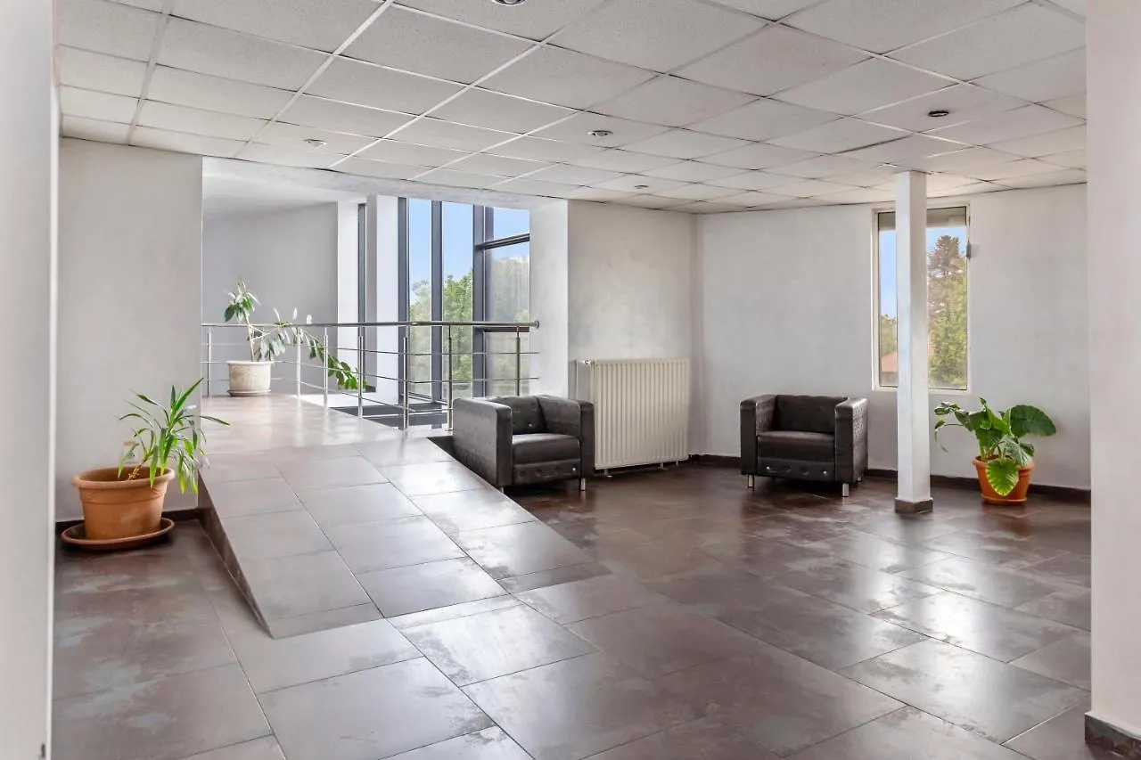 Hotel Charter Otopeni 3*,